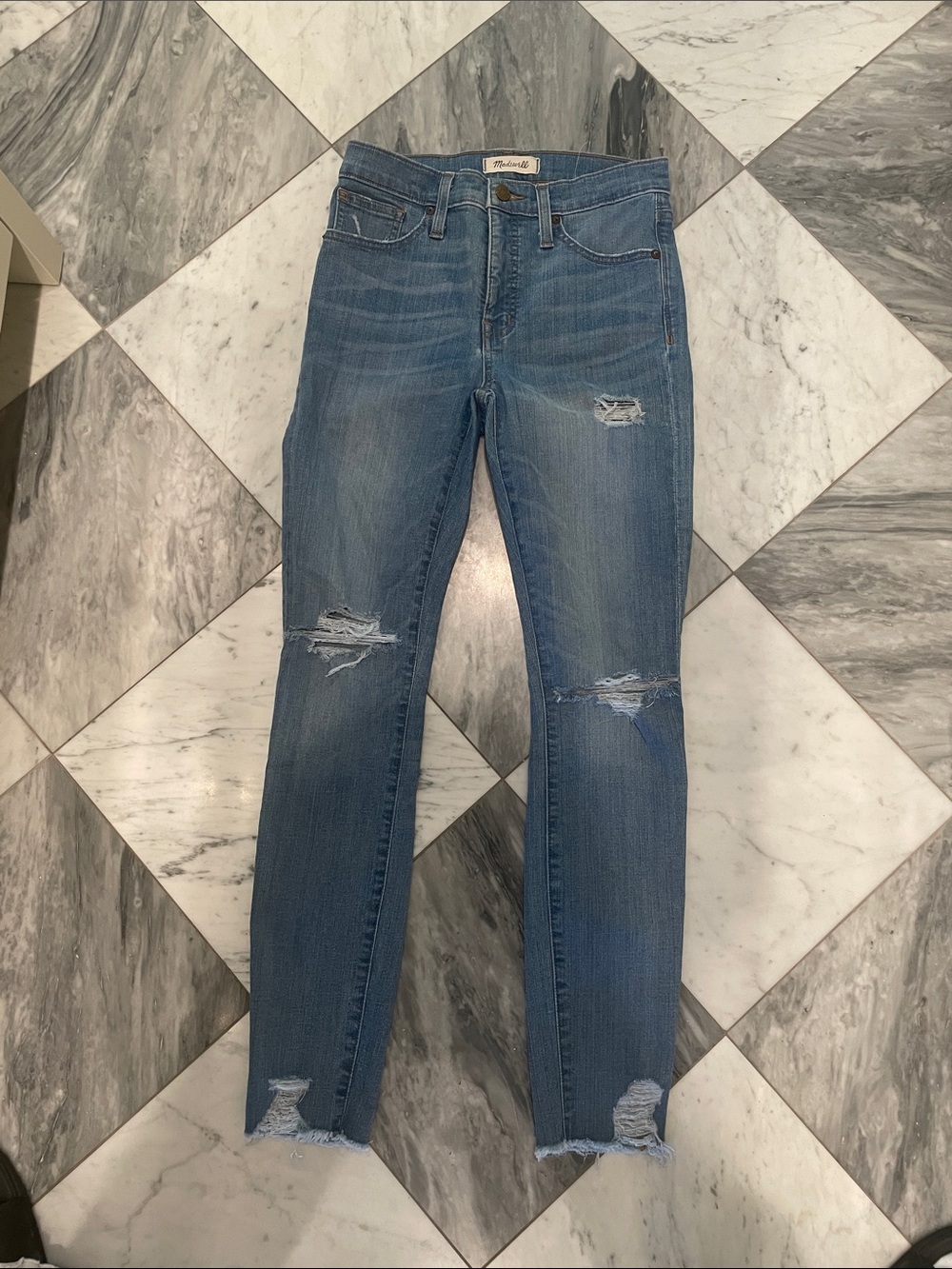 Madewell Distressed Jeans in Faded Blue NWOT